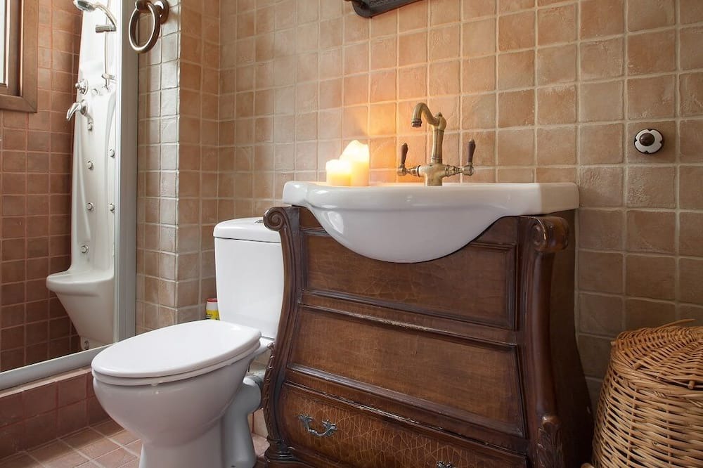 Photo of Bathroom in Mouresi
