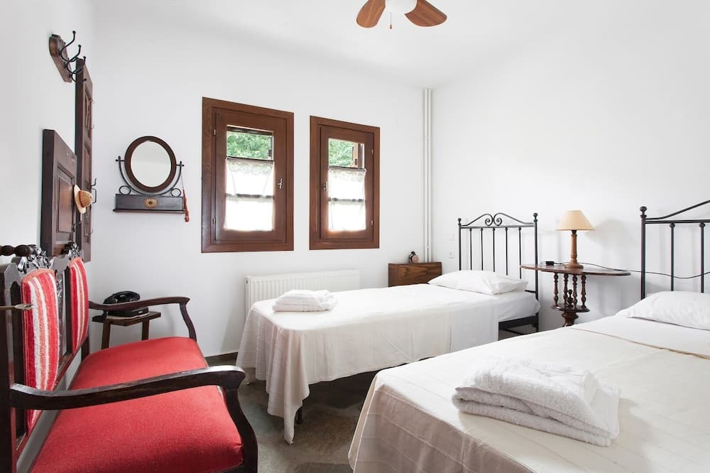 Photo of Bedroom in Mouresi