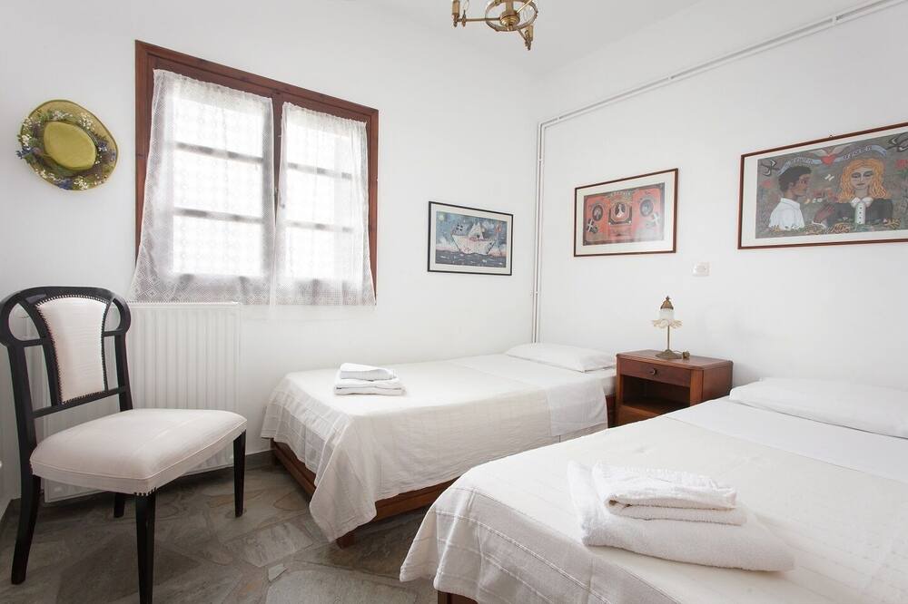 Photo of Bedroom in Mouresi