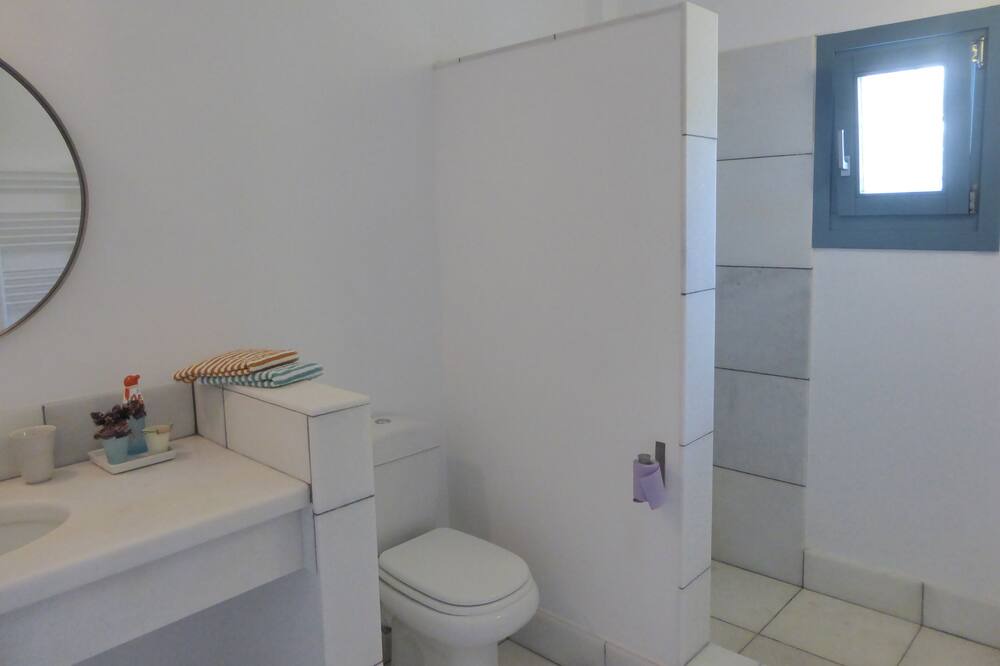 Photo of Bathroom in Plaka