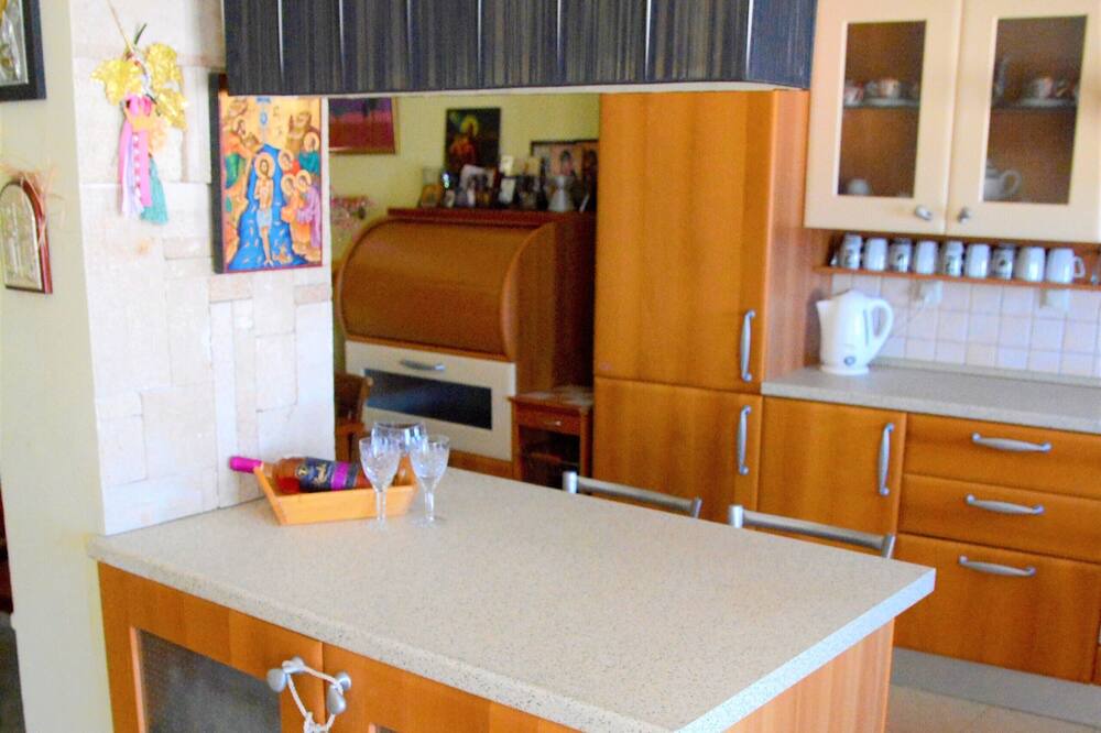 Photo of Kitchen in South Rhodes