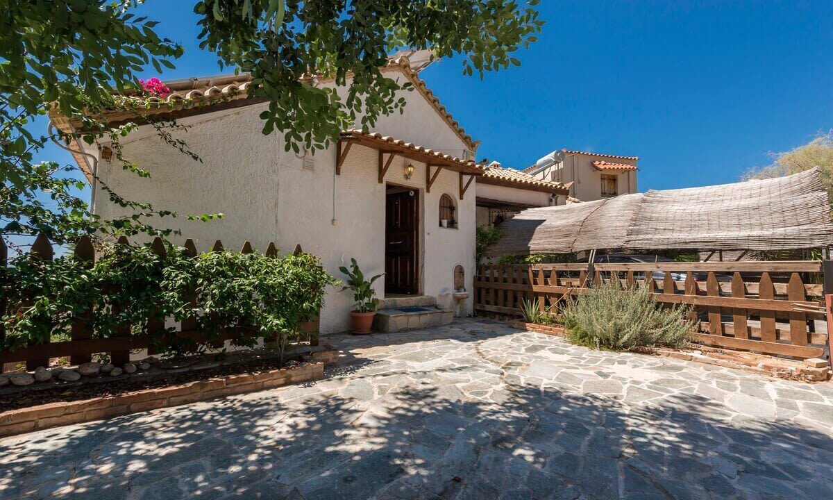 Photo of Outdoor in Paralia Vergas