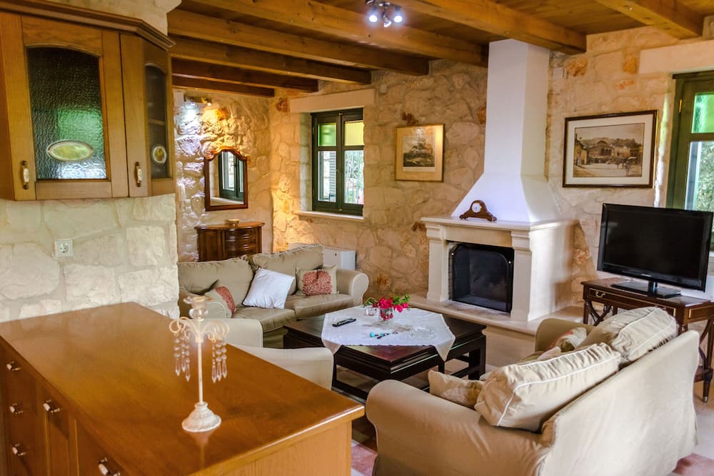 Photo of Livingroom in Akrotiri