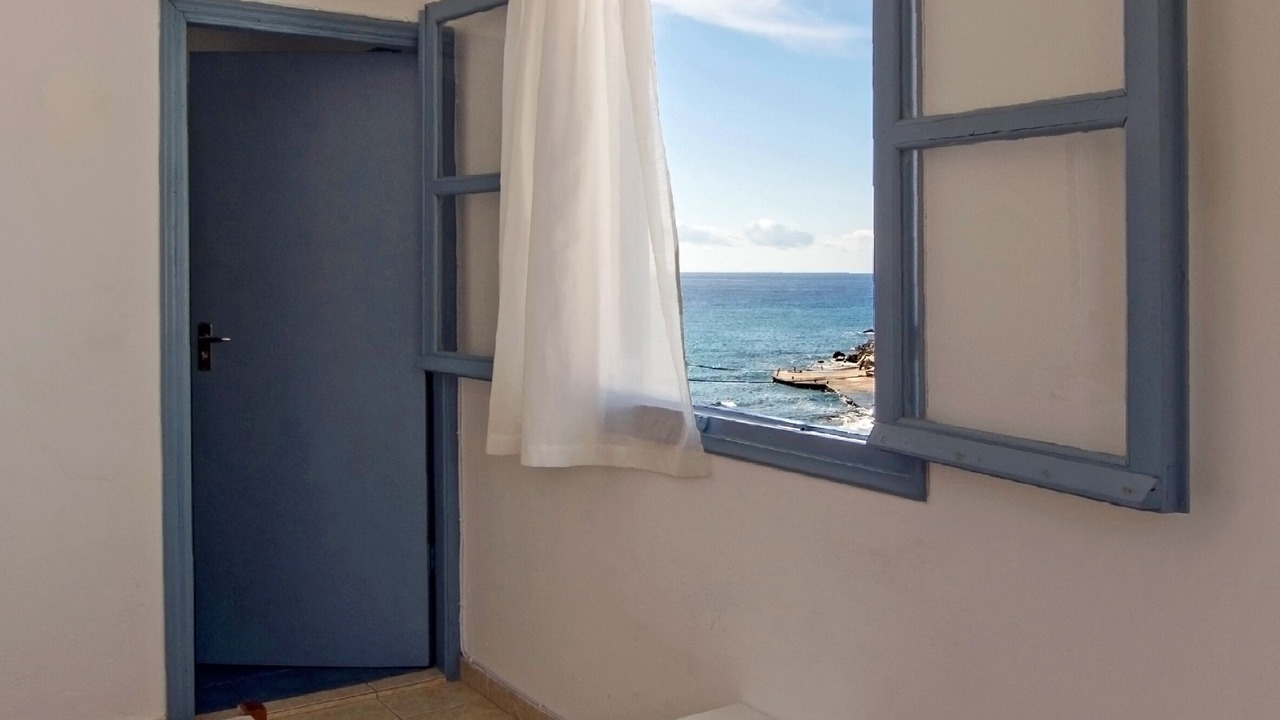 Photo of Bedroom in Folegandros