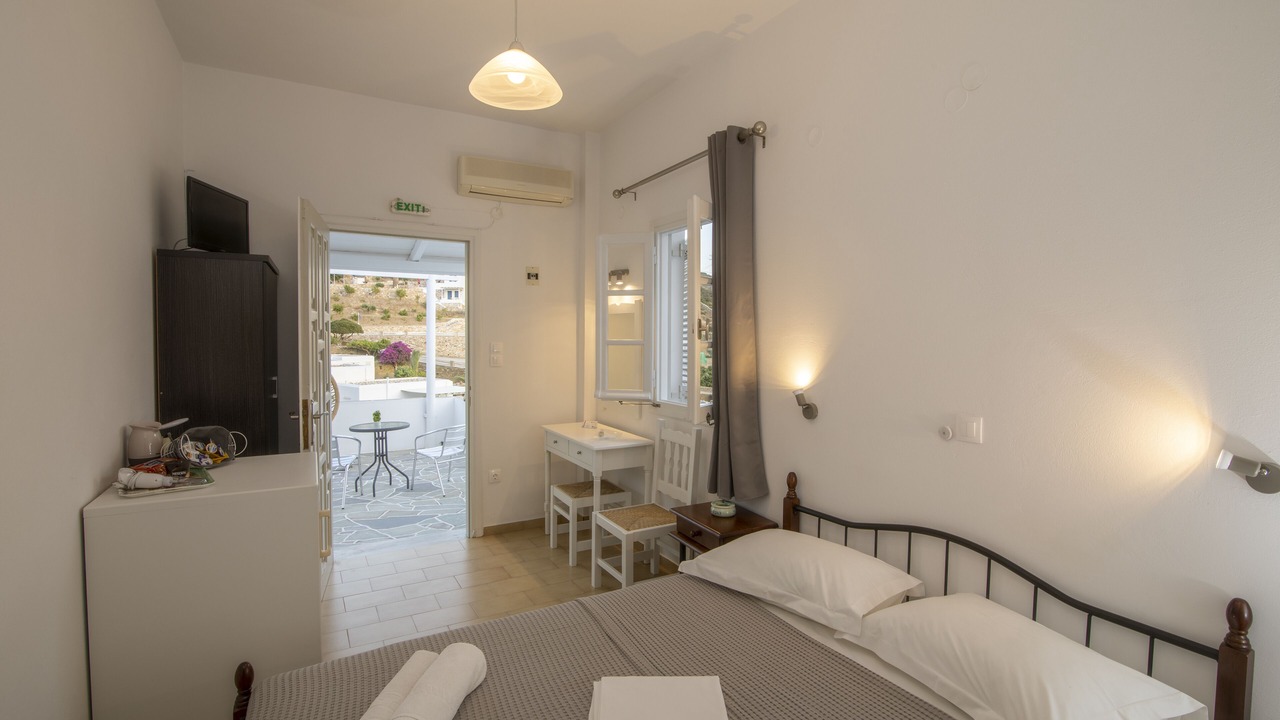 Photo of Bedroom in Platis Gialos
