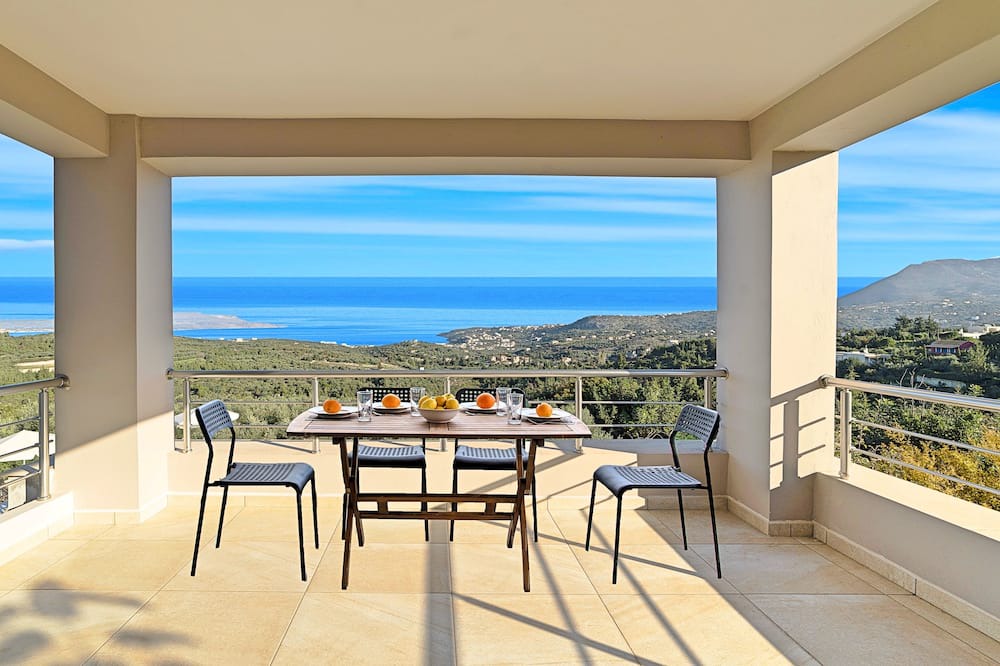 Photo of Patio Balcony in Douliana