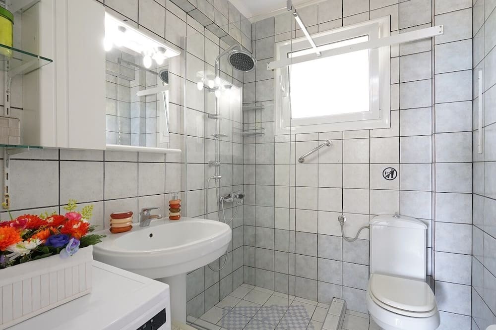 Photo of Bathroom in Pangaio