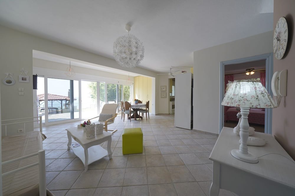 Photo of Livingroom in Pangaio