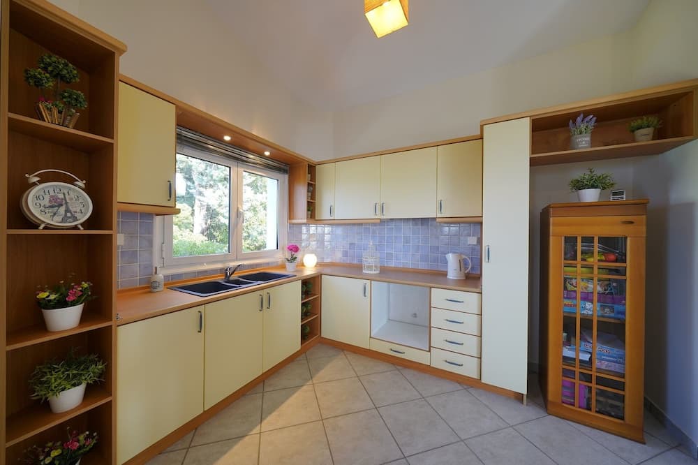 Photo of Kitchen in Pangaio