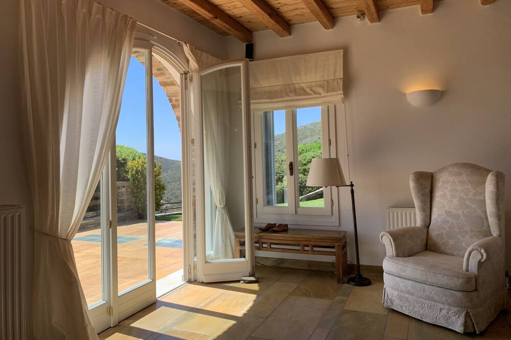 Photo of Livingroom in Kato Fellos