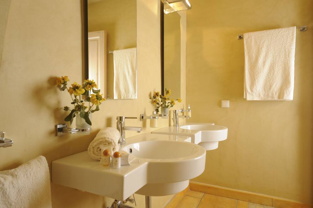 Photo of Bathroom in Kato Fellos