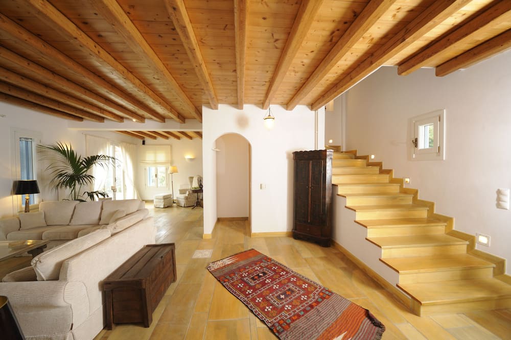 Photo of Livingroom in Kato Fellos