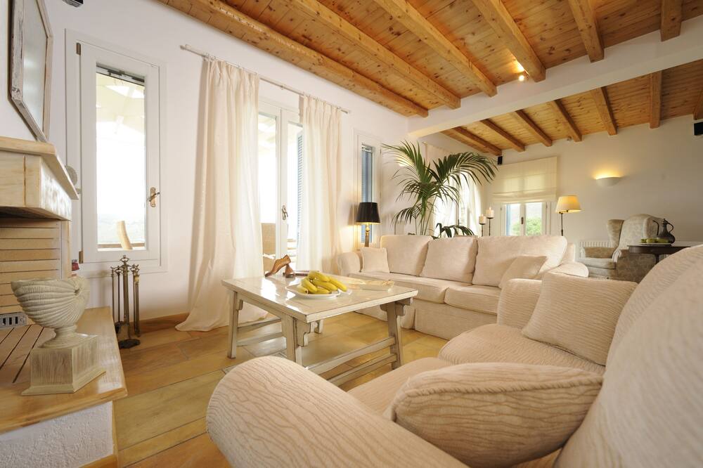 Photo of Livingroom in Kato Fellos