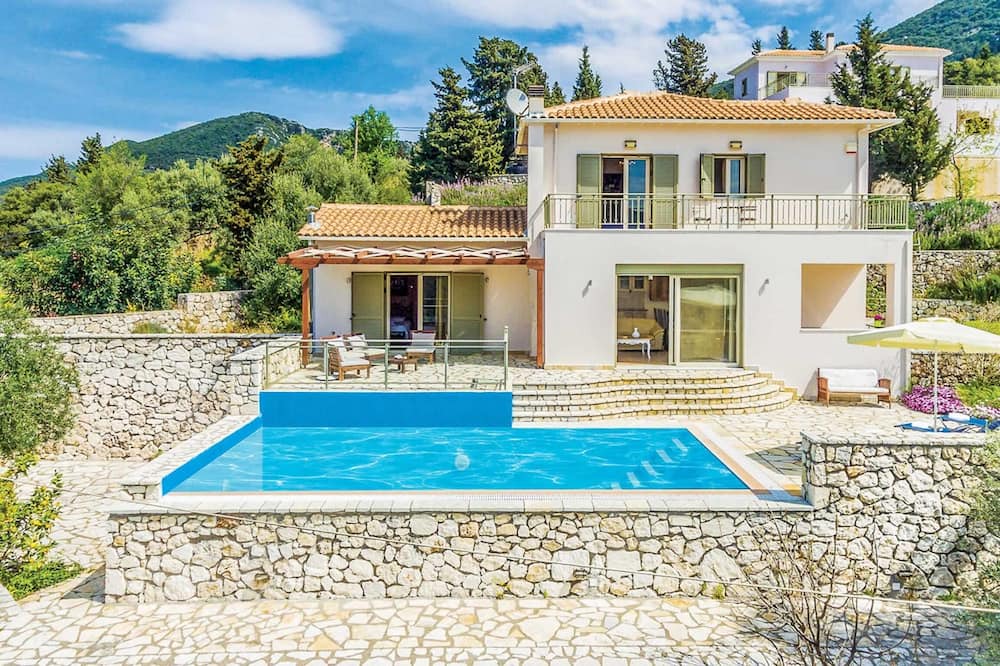 Photo of Outdoor in Mikros Gialos