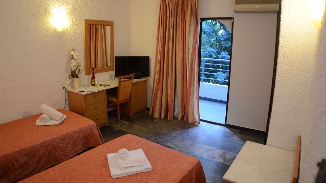 Photo of Bedroom in Karteros