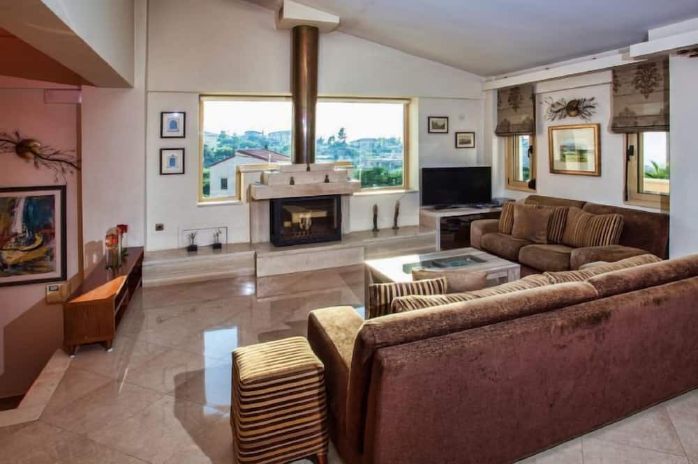 Photo of Livingroom in Roussospiti