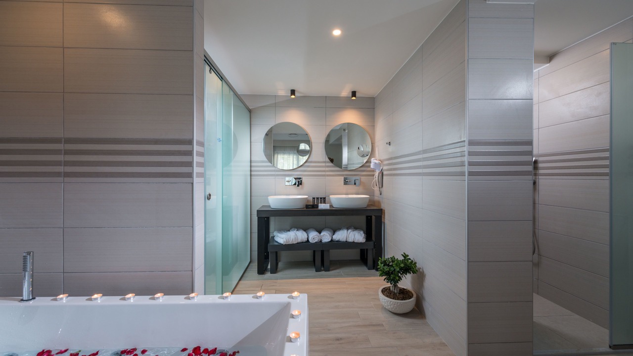 Photo of Bathroom in Pigianos Kampos