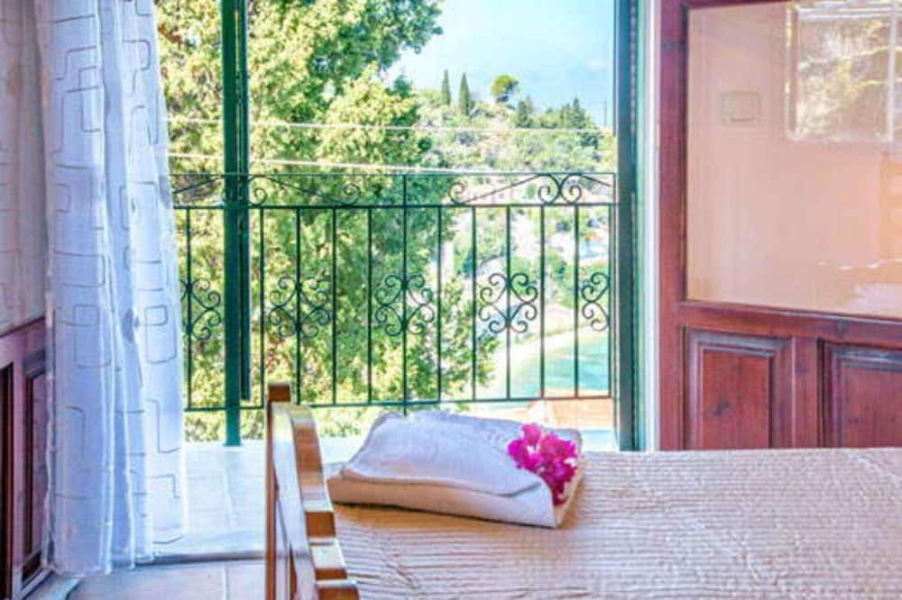 Photo of Bedroom in Longos