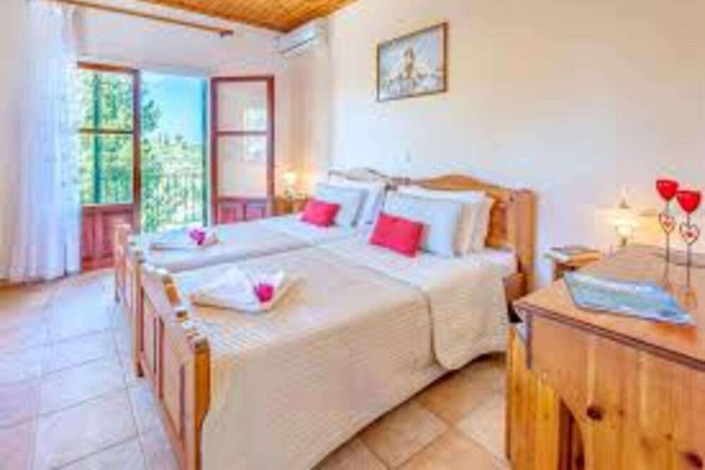 Photo of Bedroom in Longos