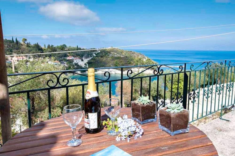 Photo of Patio Balcony in Longos
