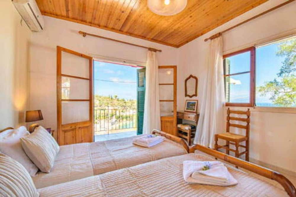 Photo of Bedroom in Longos
