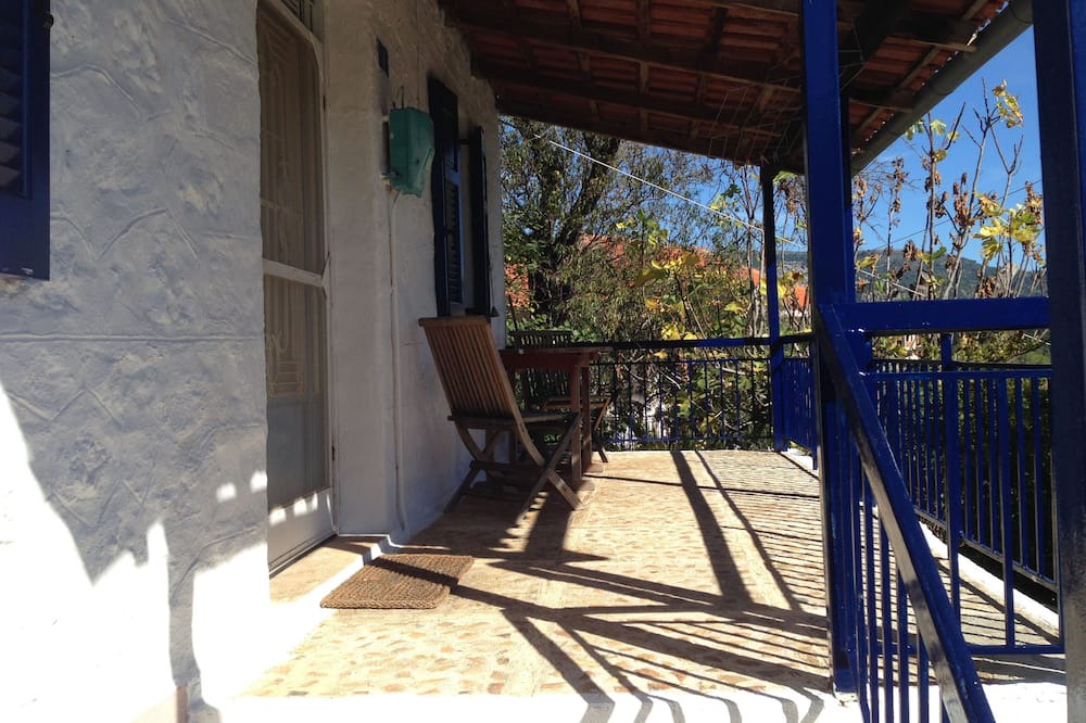 Photo of Patio Balcony in Vrachos