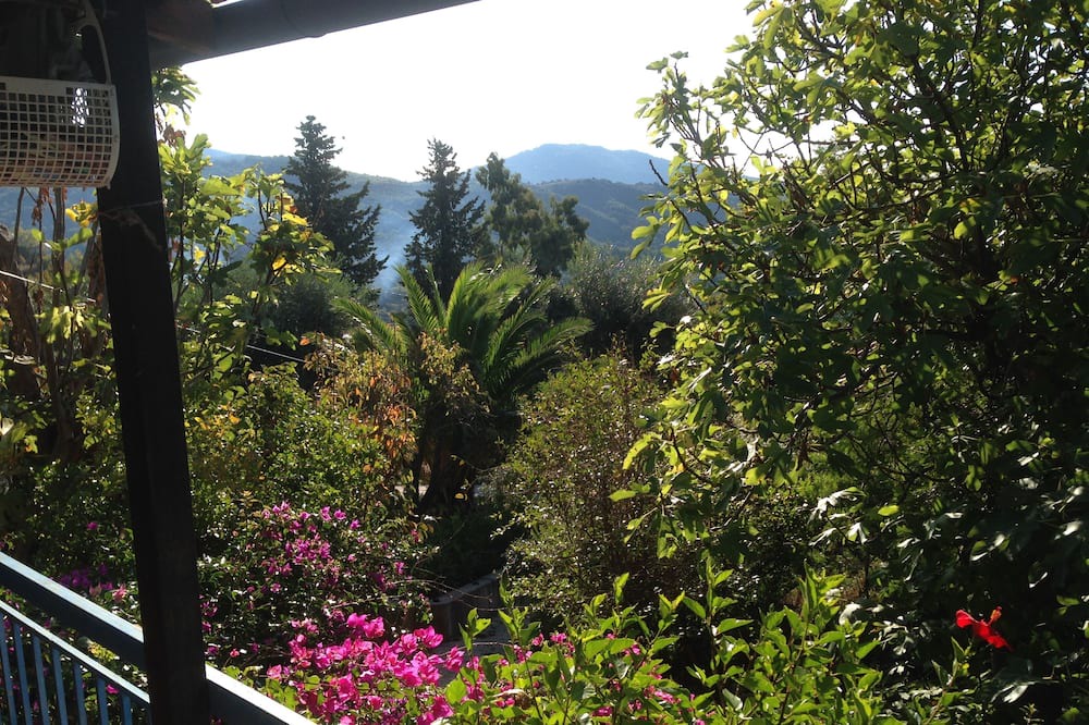 Photo of Patio Balcony in Vrachos