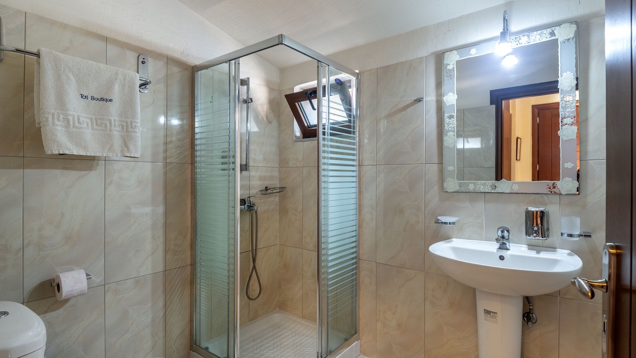 Photo of Bathroom in Kalambaka