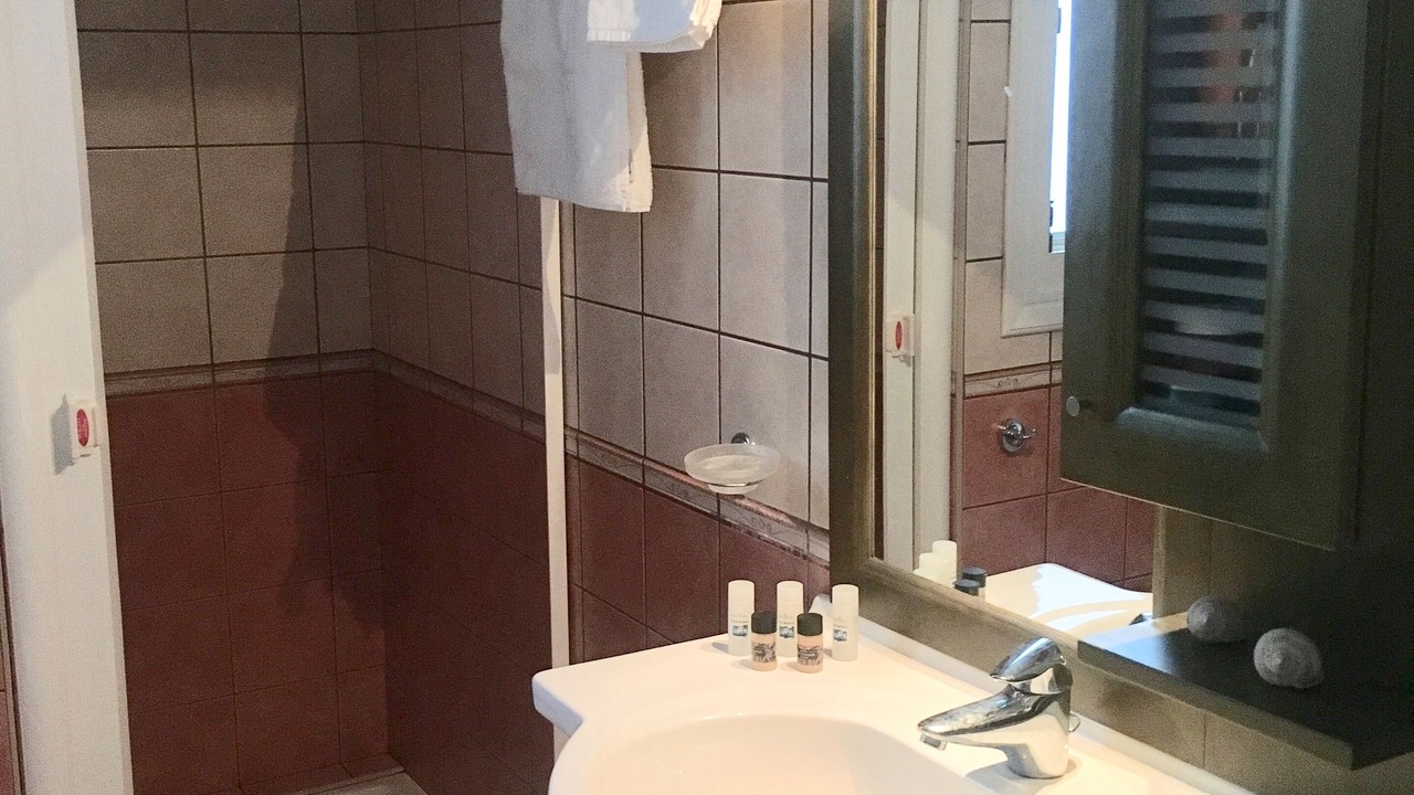 Photo of Bathroom in Kamares