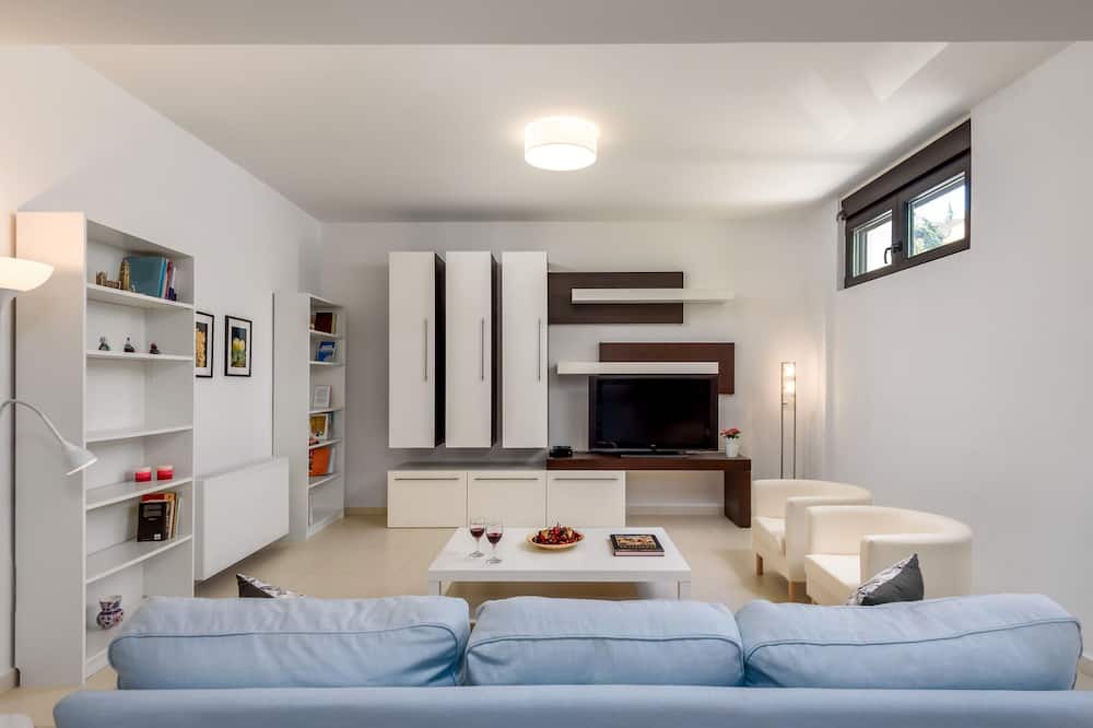 Photo of Livingroom in Kallithea