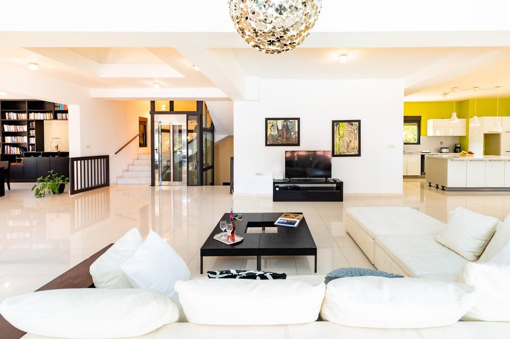 Photo of Livingroom in Kallithea
