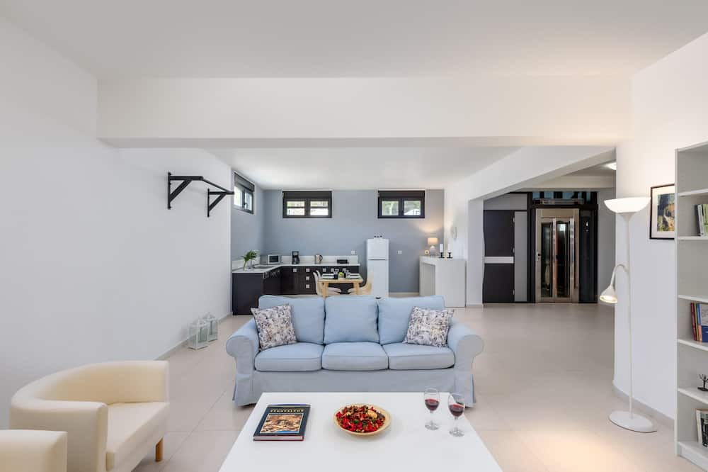 Photo of Livingroom in Kallithea