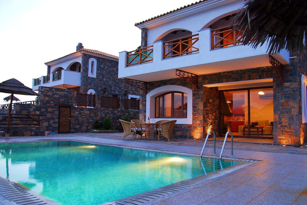 Photo of Outdoor in Prina