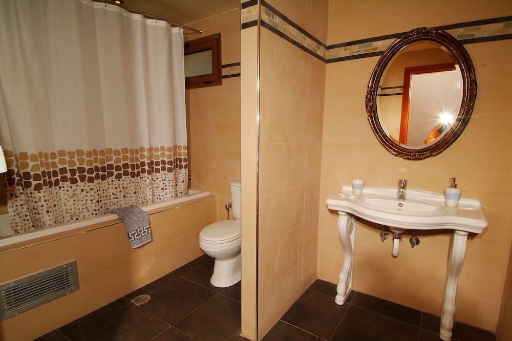 Photo of Bathroom in Prina