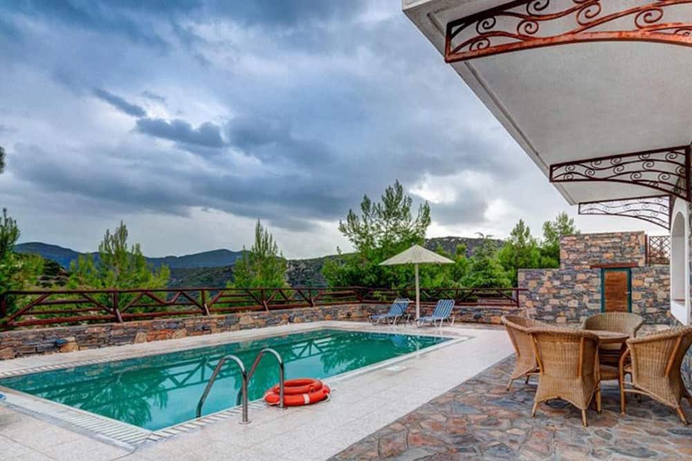 Photo of Outdoor in Prina