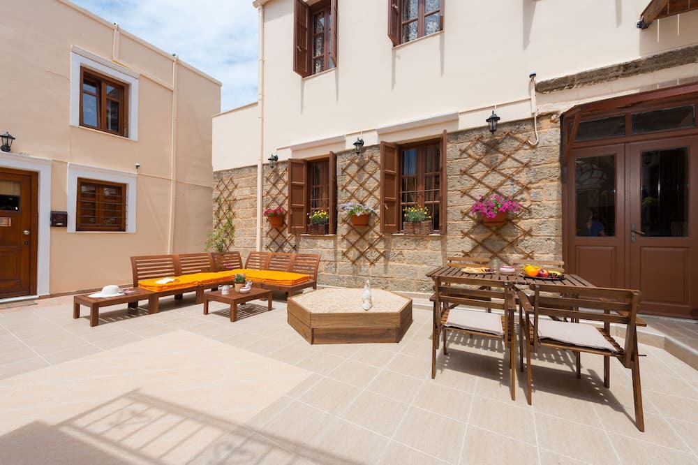 Photo of Patio Balcony in Rhodes Old Town