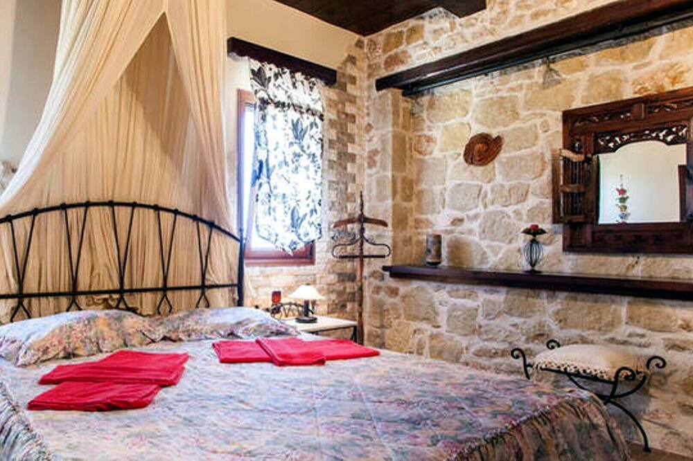 Photo of Bedroom in Nikos Kazantzakis