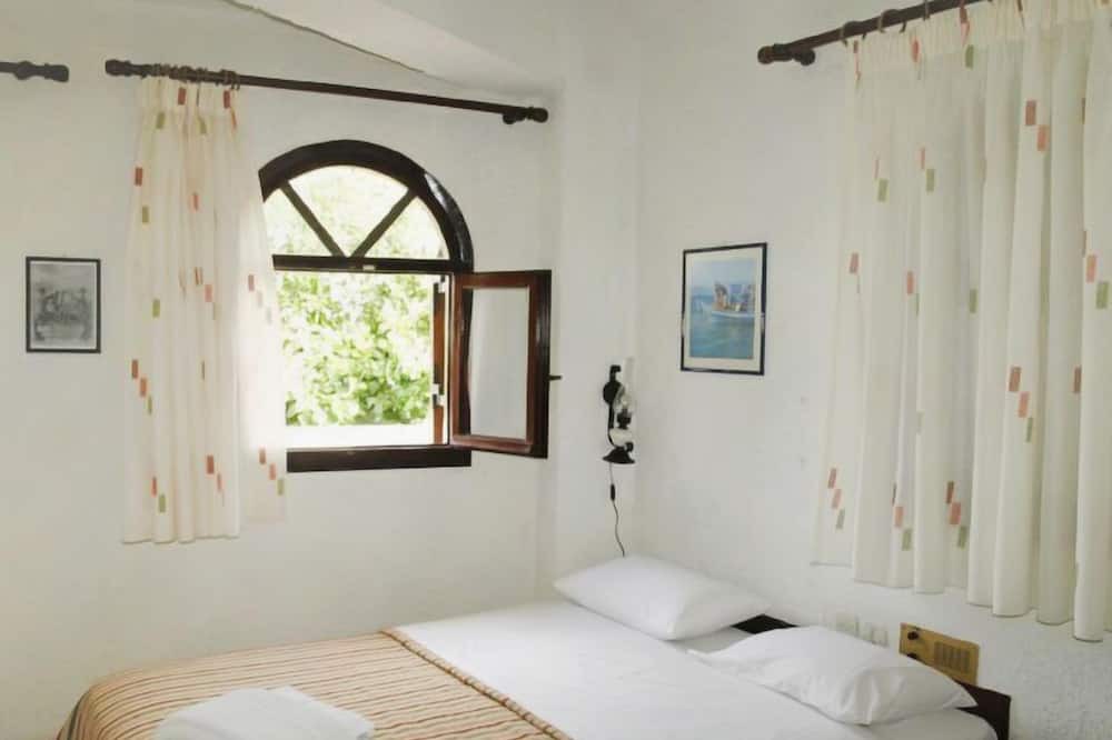 Photo of Bedroom in Mirtos