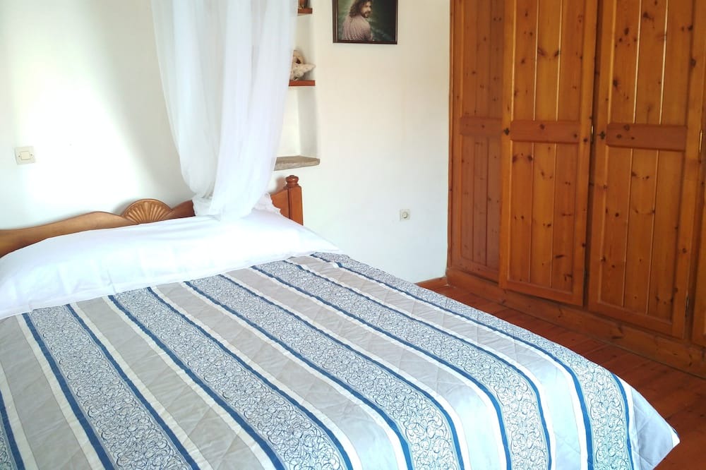 Photo of Bedroom in Aegiali
