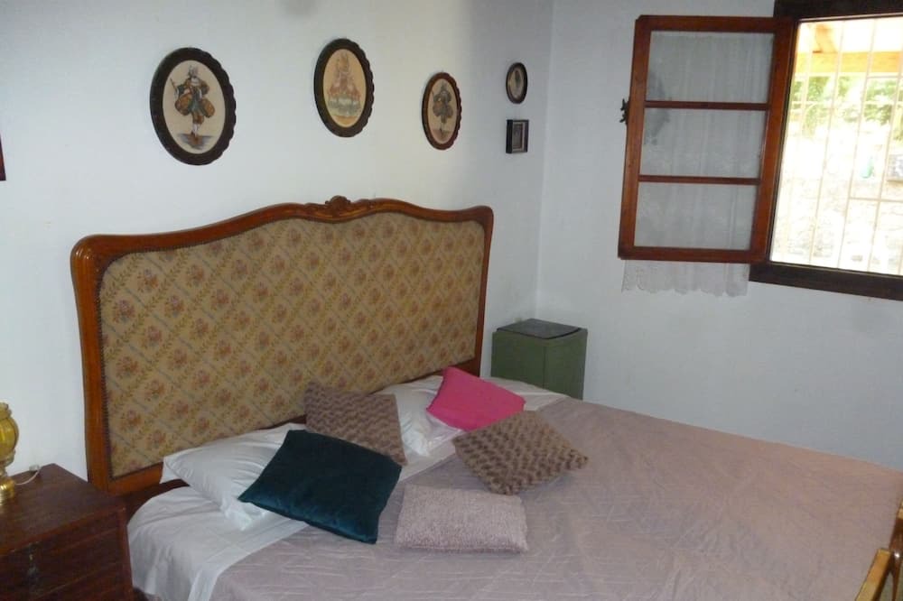 Photo of Bedroom in Seliana