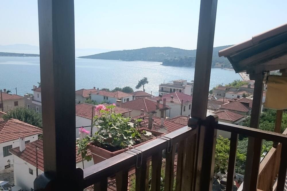 Photo of Patio Balcony in Pella Region