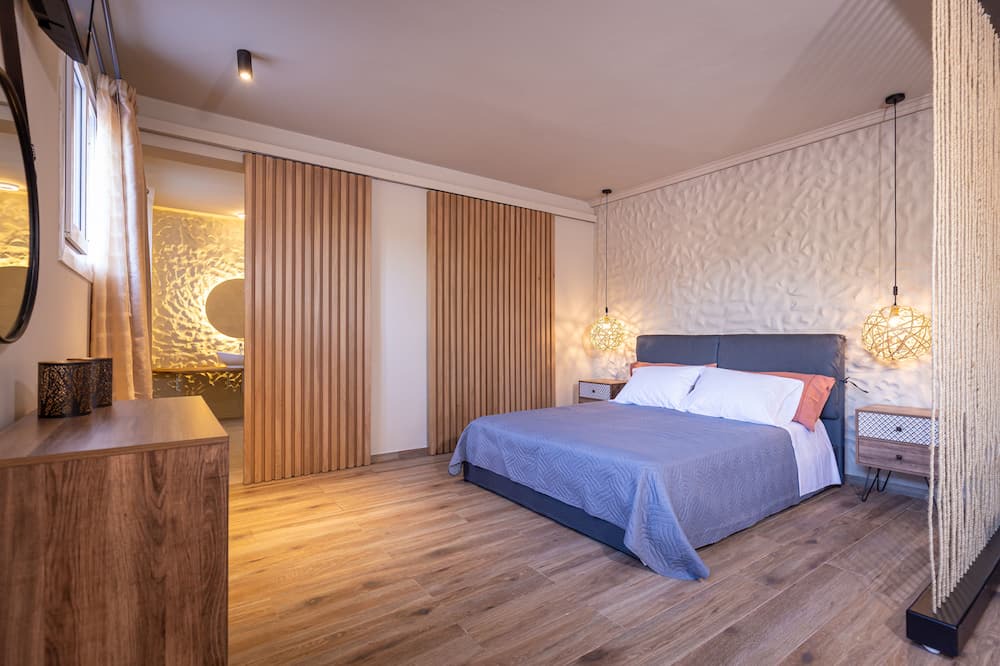 Photo of Bedroom in Ipsos
