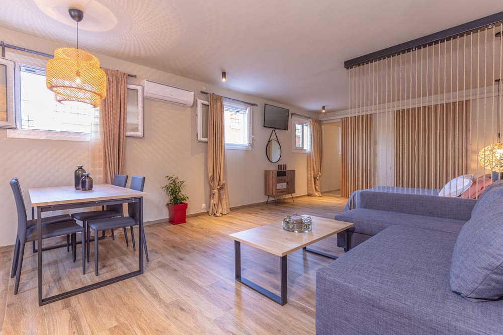 Photo of Livingroom in Ipsos