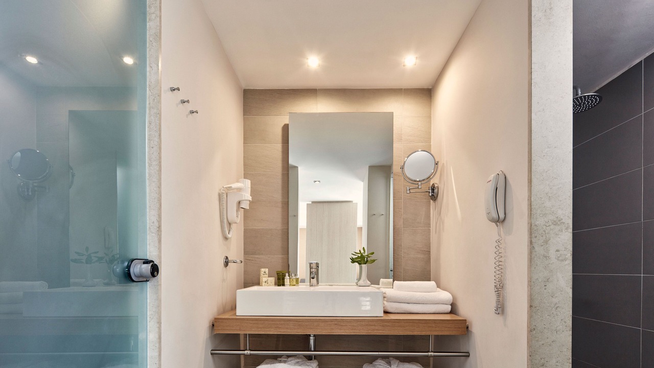 Photo of Bathroom in Makry Gialos