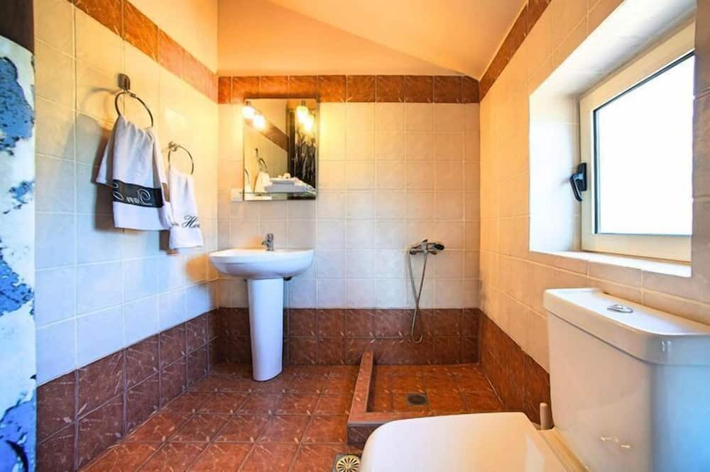 Photo of Bathroom in Mathes