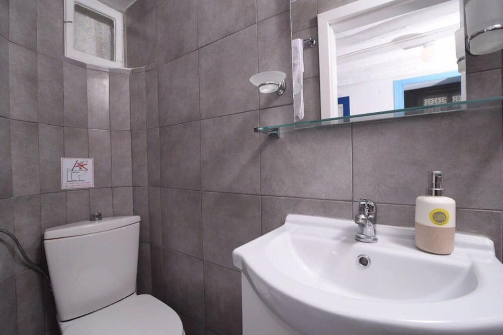 Photo of Bathroom in Parikia
