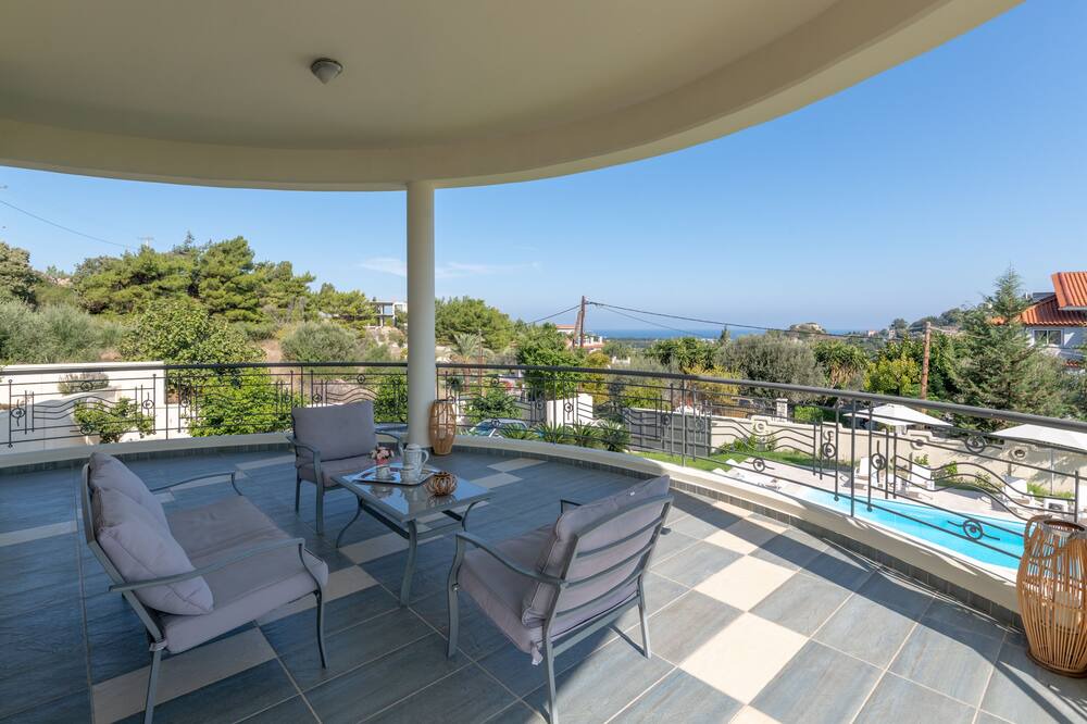 Photo of Patio Balcony in Asgourou