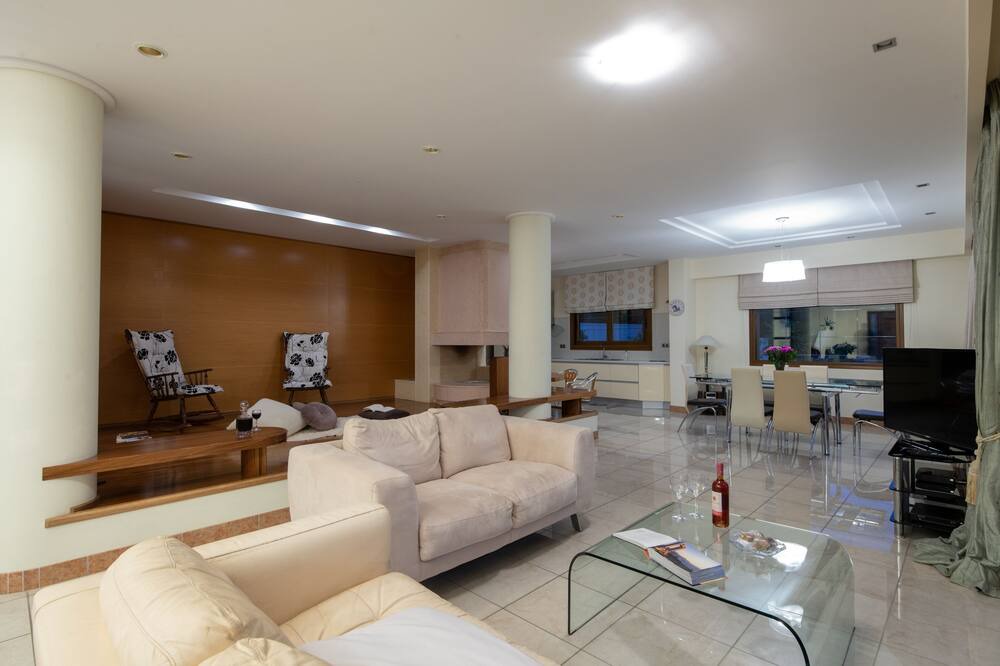 Photo of Livingroom in Asgourou