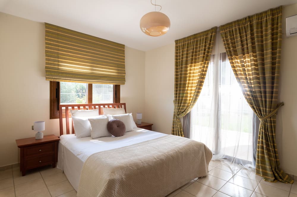 Photo of Bedroom in Asgourou