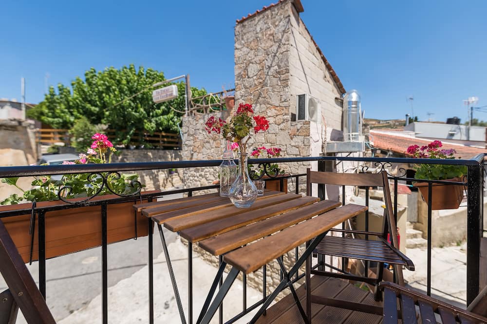 Photo of Patio Balcony in Plouti